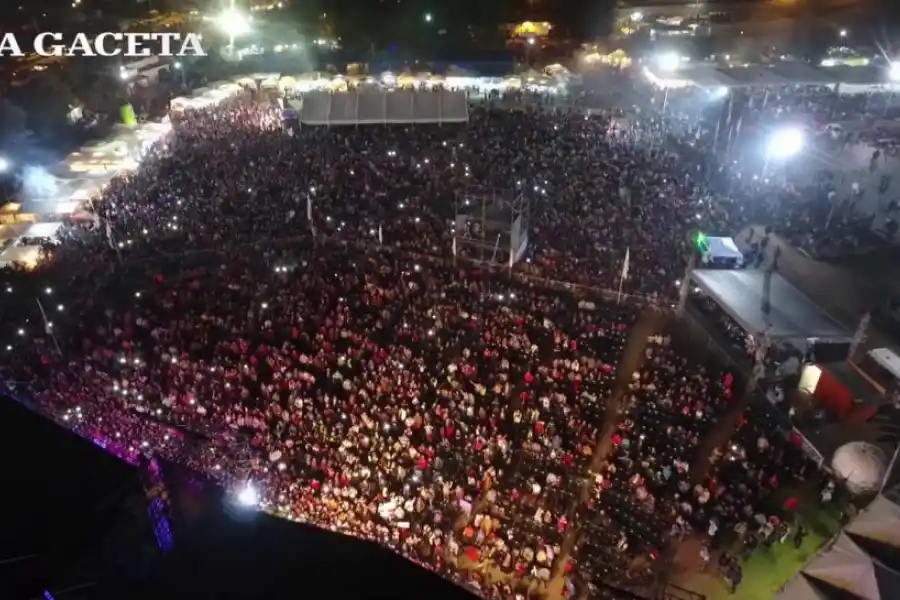 COMPLEJO DEMOCRACIA. Sede de las fiestas de la Chuscha y del Queso.