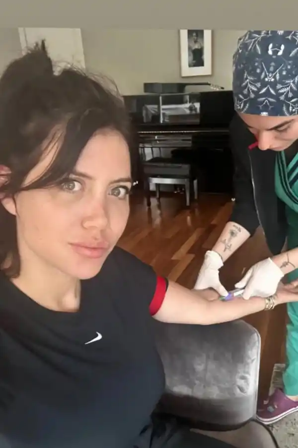 (Instagram: wanda_nara)