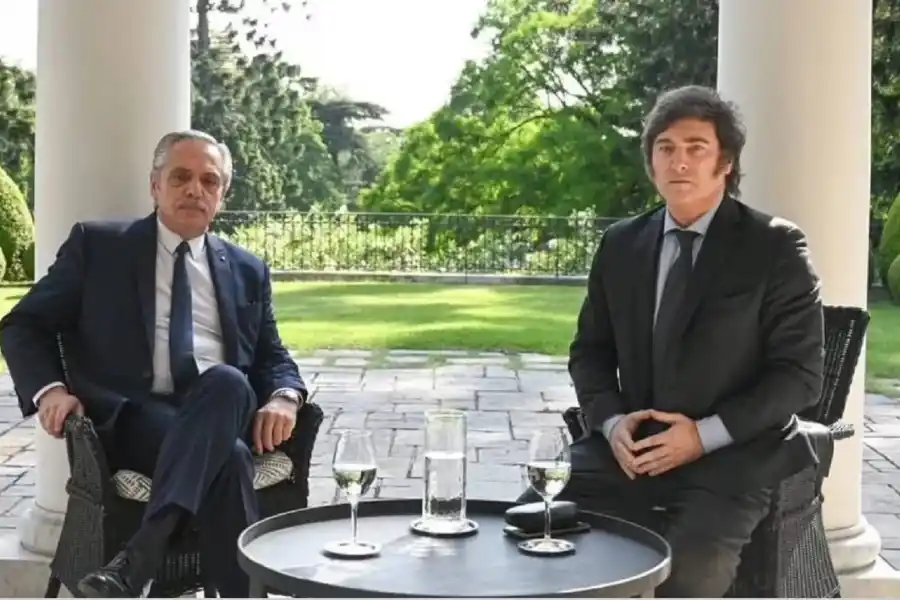 REUNIÓN. En noviembre, Milei estuvo con Alberto Fernández en la Quinta de Olivos. 