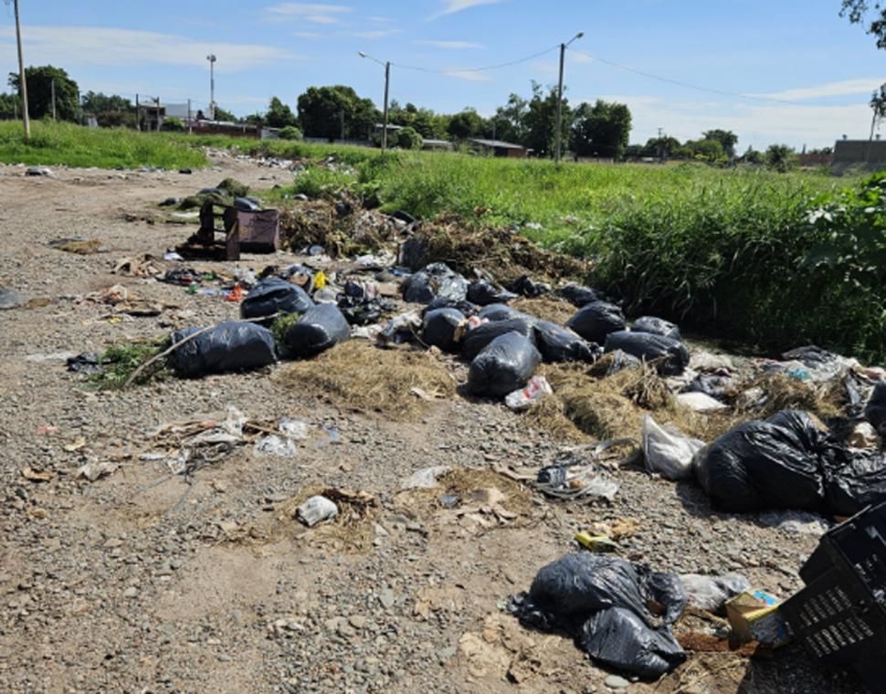 LA GACETA en WhatsApp: abandono de la plaza del barrio Modelo