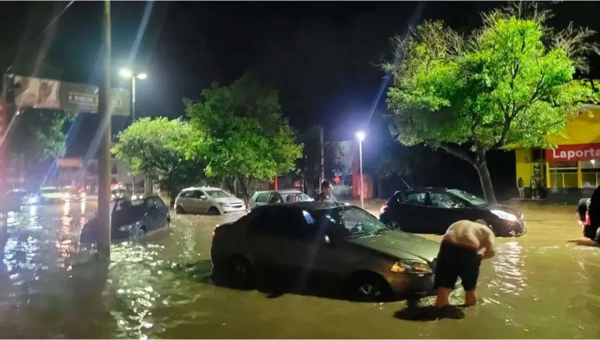 FUERTES LLUVIAS. En las últimas horas la provincia de Córdoba sufrió un temporal de viento y una gran caída de agua. 