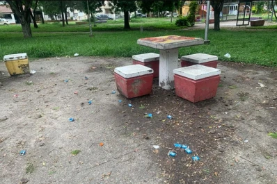 LA GACETA en WhatsApp: abandono de la plaza del barrio Modelo