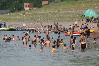 El domingo seguirá caluroso pero anuncian lluvias desde esta noche en Tucumán