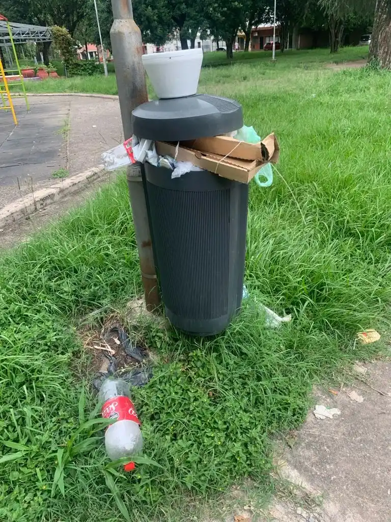 LA GACETA en WhatsApp: abandono de la plaza del barrio Modelo