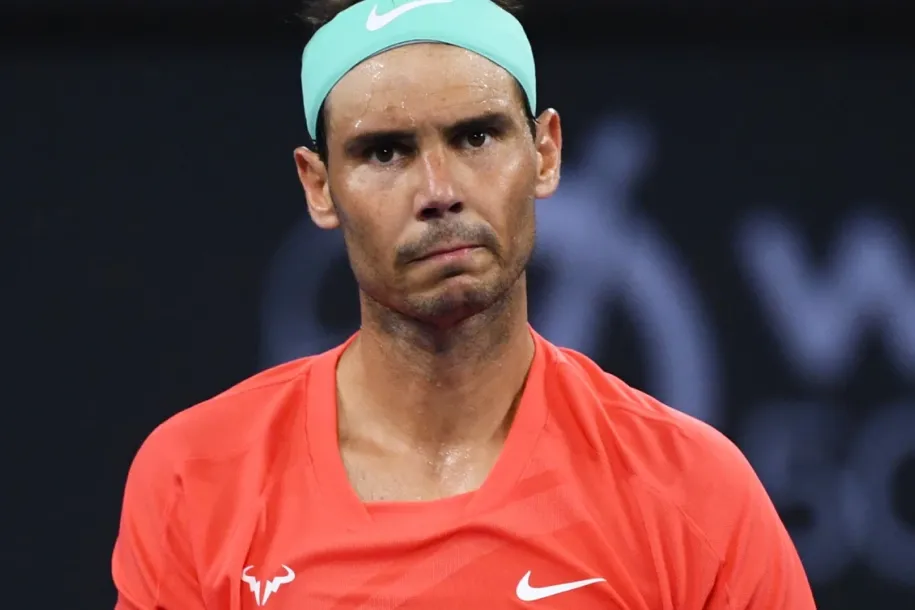 Rafael Nadal se bajó del Australian Open por un problema físico