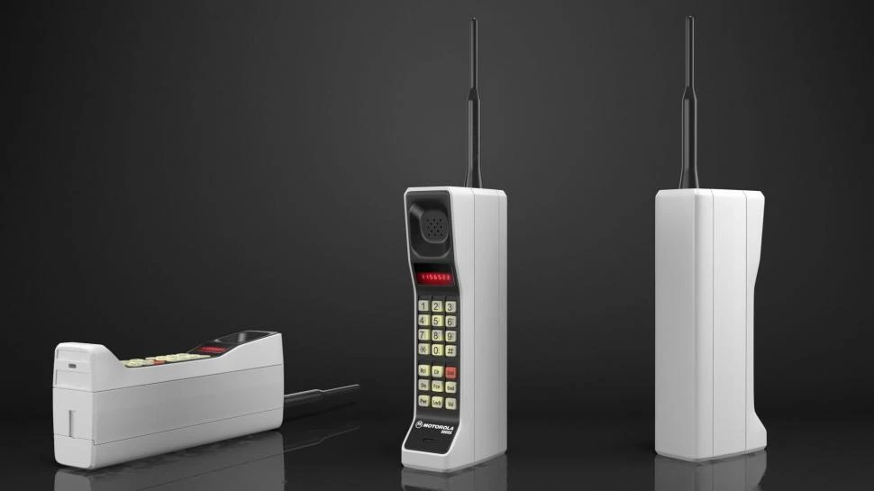EVOLUCIÓN TÉCNICA. Se comenzó con los primeros modelos de Motorola y se llegÓ al iPhone clásico.