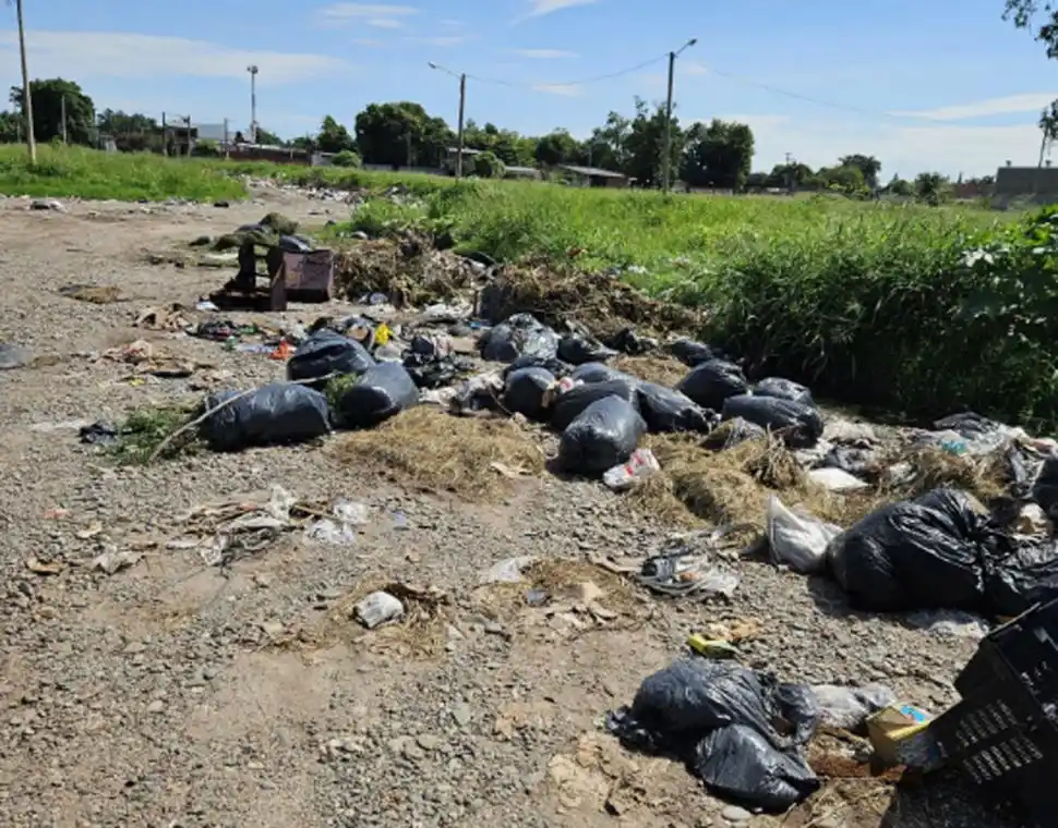 LA GACETA en WhatsApp: abandono de la plaza del barrio Modelo