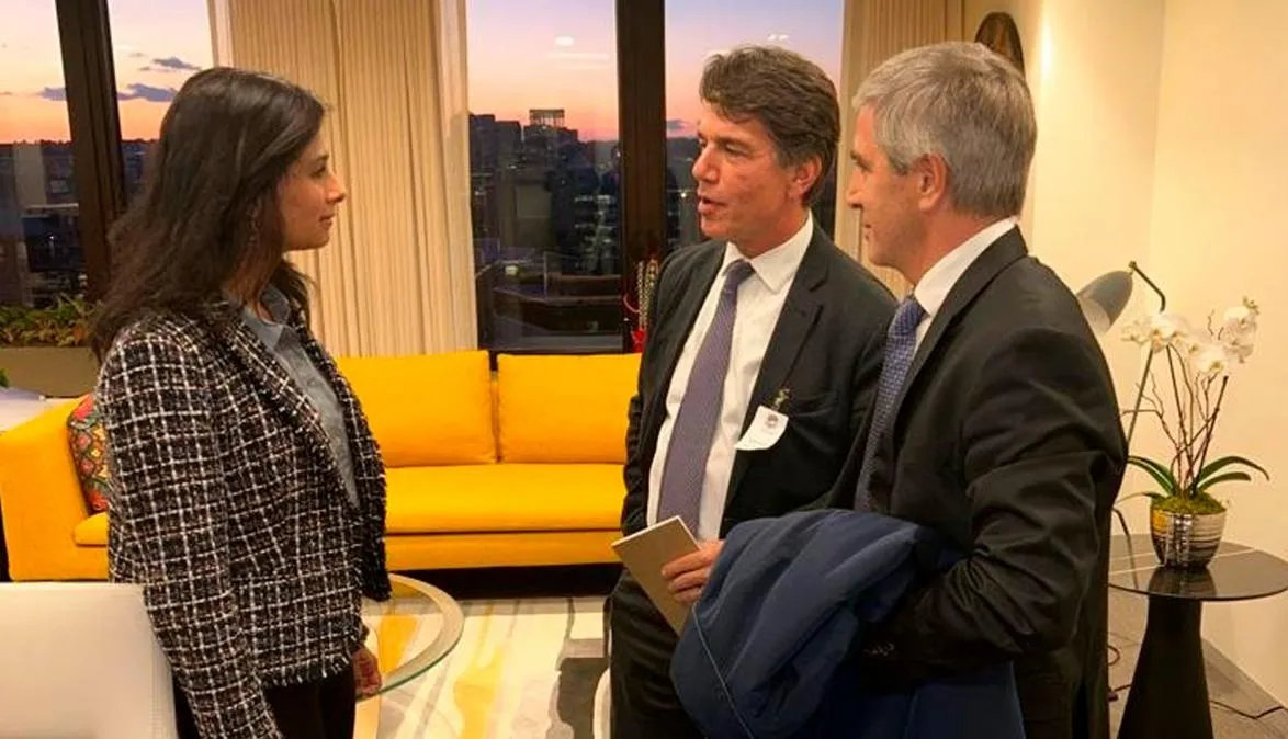 Funcionarios argentinos reunidos con la Subdirectora Gerente del FMI, Gita Gopinath.