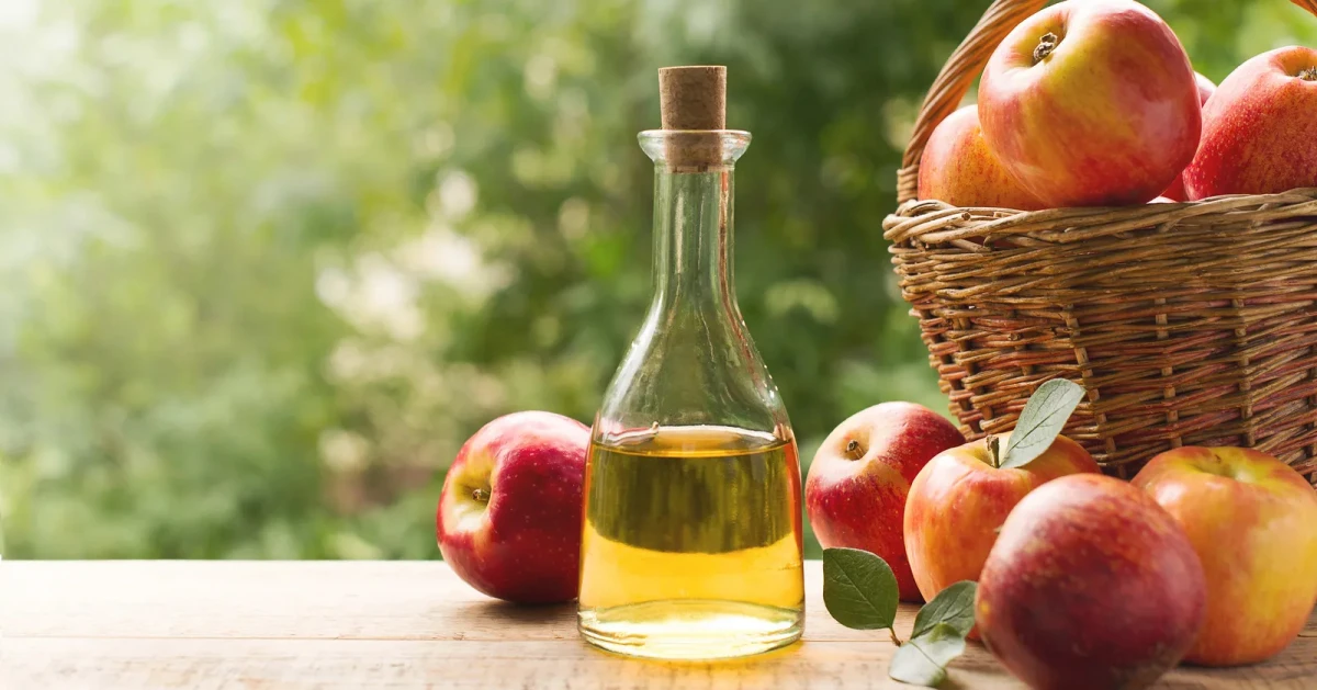 Cuáles son los beneficios de tomar vinagre de manzana y en qué momento del día es mejor consumirlo.