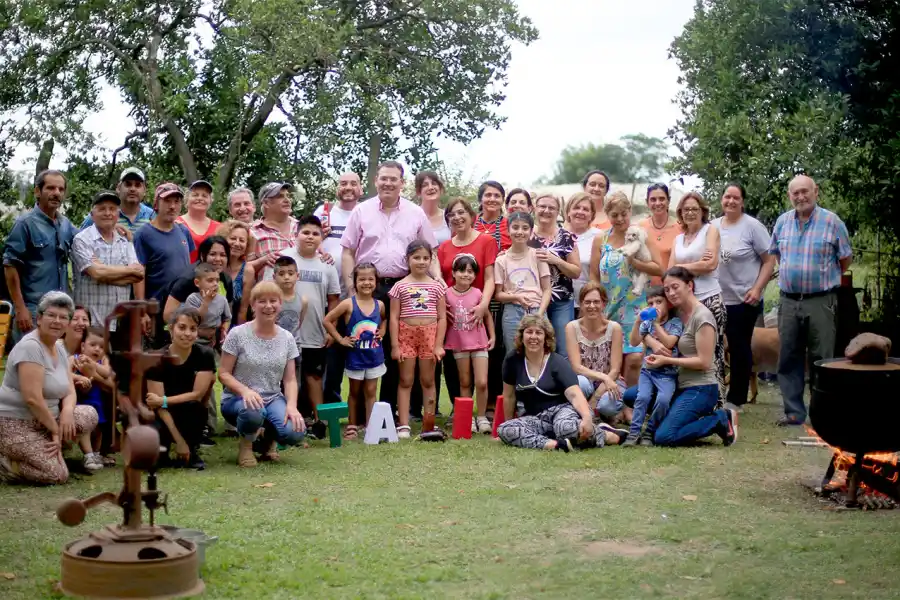 FOTO GRUPAL. Estuvieron presentes además, Ricardo Schkolnik, Unión de Inmigrantes y Descendientes de Tucumán y  Sergio Ricciuti, cónsul honorario de Italia y presidente de la Sociedad Italiana de Tucumán