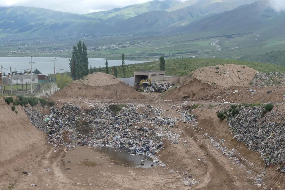 EN LOS VALLES. La planta de residuos de El Mollar genera rechazo de los vecinos por su impacto ambiental. la gaceta / foto de franco vera (archivo)