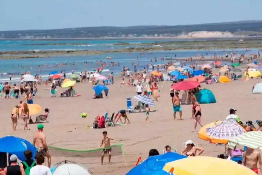 FAMILIAR. El público que concurre a Las Grutas es de todas las edades.