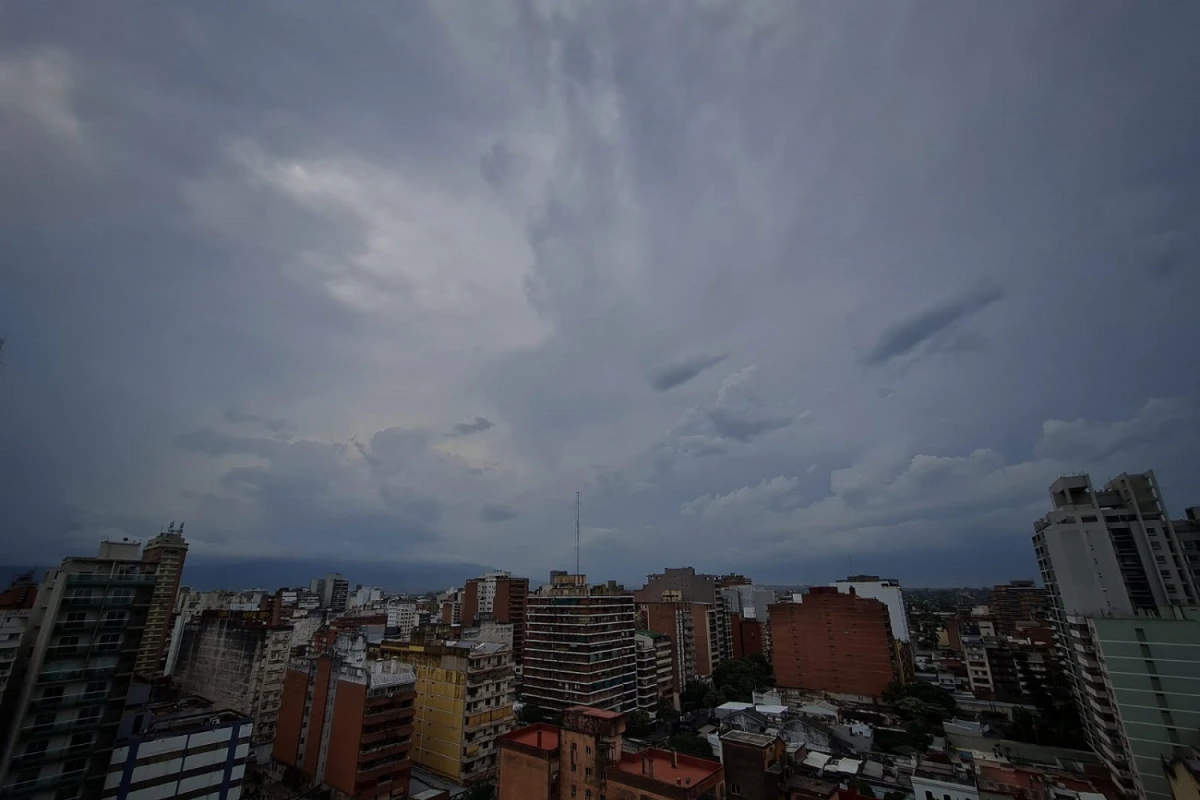 CIELO AMENAZANTE. Se esperan lluvias para Tucumán. LA GACETA/FOTO DE JUAN PABLO SÁNCHEZ NOLI