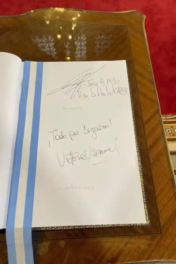 Qué dice la firma de Javier Milei sobre su personalidad