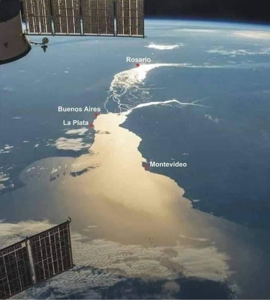 Alucinante foto espacial: así se ven Argentina y Uruguay desde un satélite