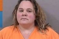 Una mujer fingió que su hija tenía cáncer, le rapó la cabeza y recaudó U$S8.000 en donaciones