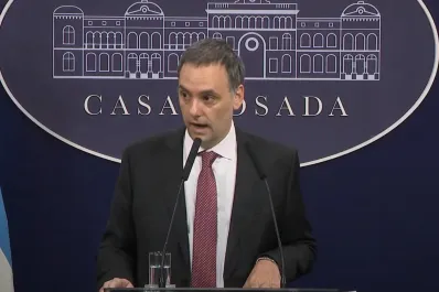 El Gobierno analiza descontarle el día a los trabajadores estatales que se adhieran al paro del 24