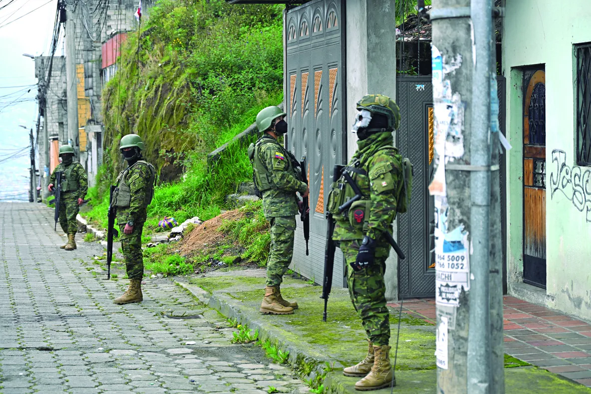 Las Fuerzas Armadas de Ecuador admiten que 170 personas siguen cautivas