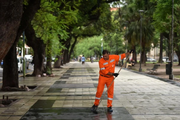 Mesas en las plazas: “Se hará, pero con condiciones”