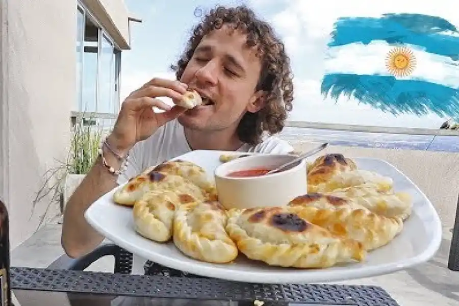 Luisito en una de sus visitas a Argentina