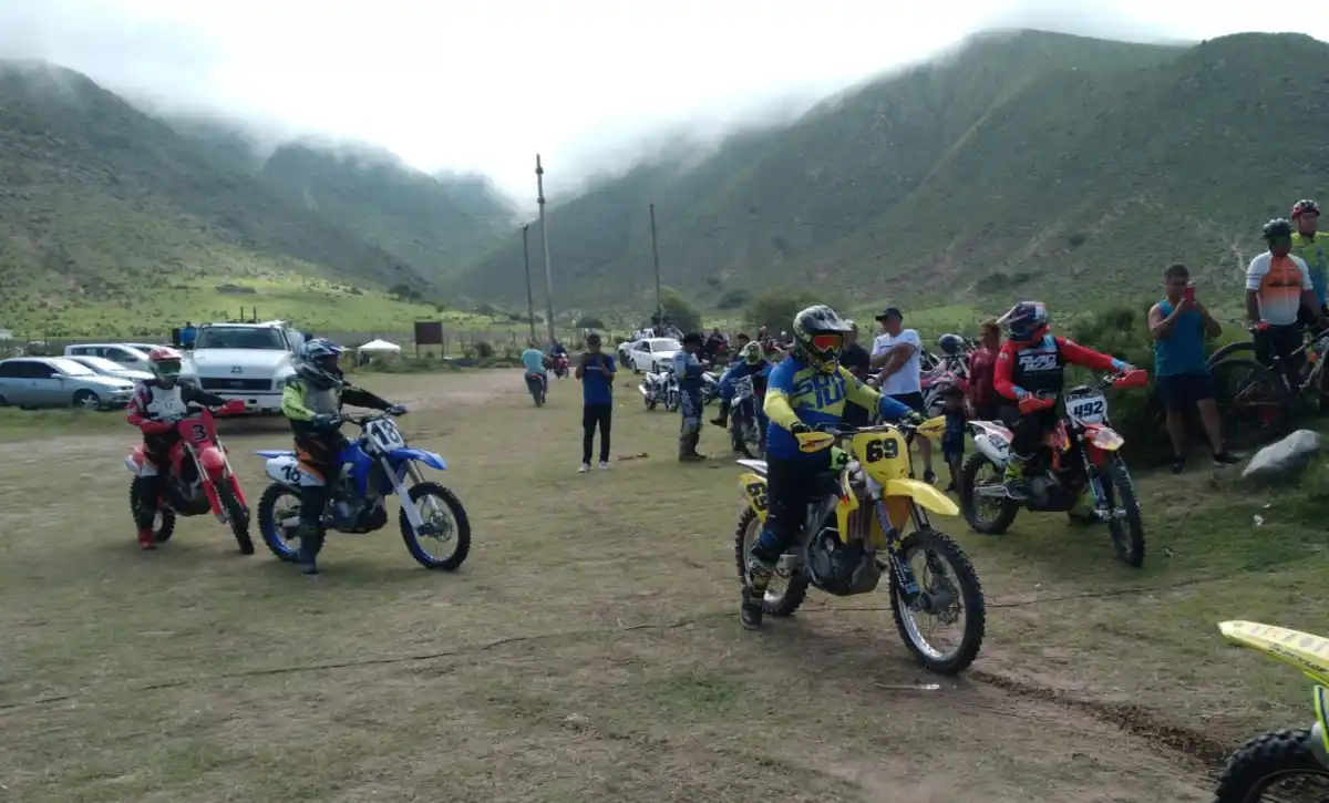 Díaz Vélez, ante una multitud, ganó la primera fecha del Torneo de Verano en Tafí del Valle