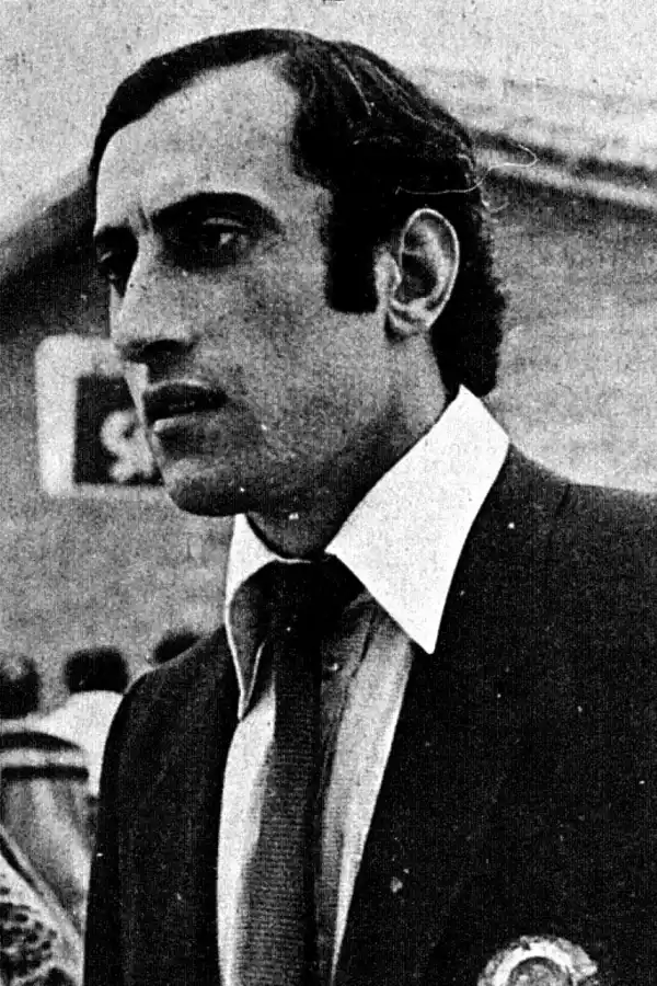 EN CATEGORÍA SENIOR. El campeón mundial individual de skeet, Tomazi Imnaishvili, antes de recibir la medalla de oro y los trofeos.  