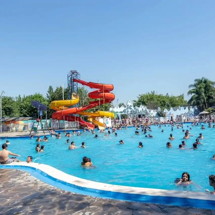 Verano 2024: descubrí el balneario de Famaillá, un destino refrescante y lleno de sabores