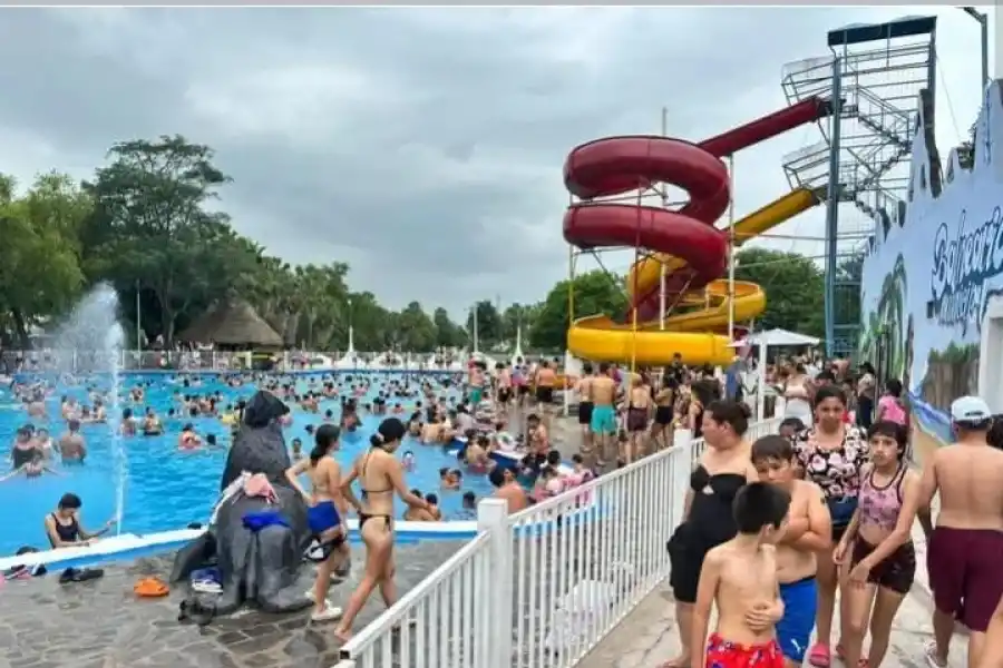 JORNADA DE SOL A PLENO. Balneario y empanadas, la combinación perfecta para disfrutar en familia.