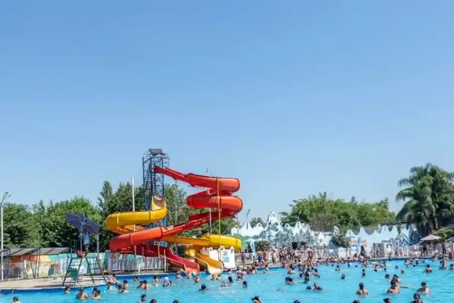 Verano 2024: descubrí el balneario de Famaillá, un destino refrescante y lleno de sabores
