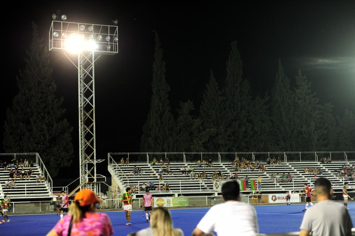 A MEJORAR. La iluminación del estadio de Natación y Gimnasia no es apta para competencias internacionales.