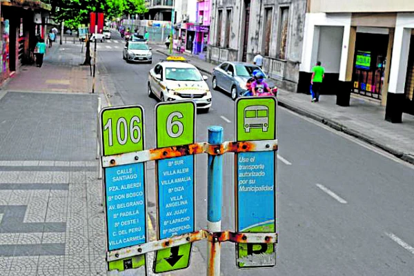 Crisis en el transporte: los ómnibus, entre servicios reducidos, suspensiones y cesantías