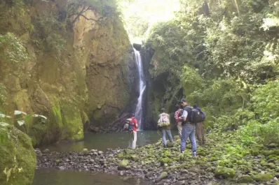 Se limita el acceso a Aguas Chiquitas: los paseos a la cascada son restringidos