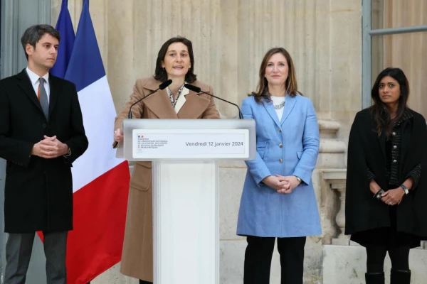 La Ministra de Educación de Francia atacó la escuela pública