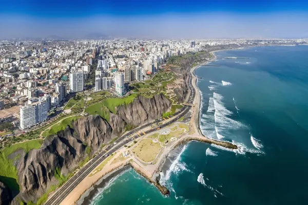 Cuáles son los nuevos vuelos low cost que te permitirán viajar por un monto mínimo a Lima y Río de Janeiro