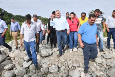 Jaldo recorrió las obras que se hicieron a los márgenes del río Gastona