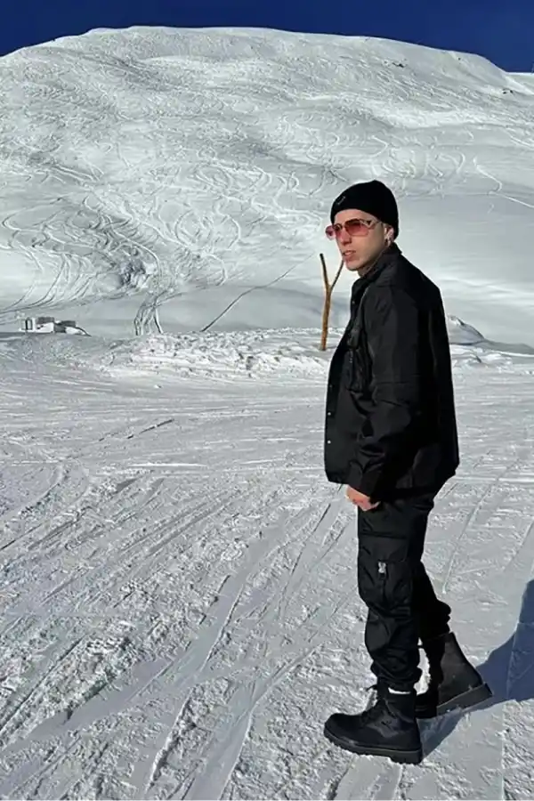 El look de Enzo Fernández que se hizo viral en sus vacaciones europeas junto a su novia