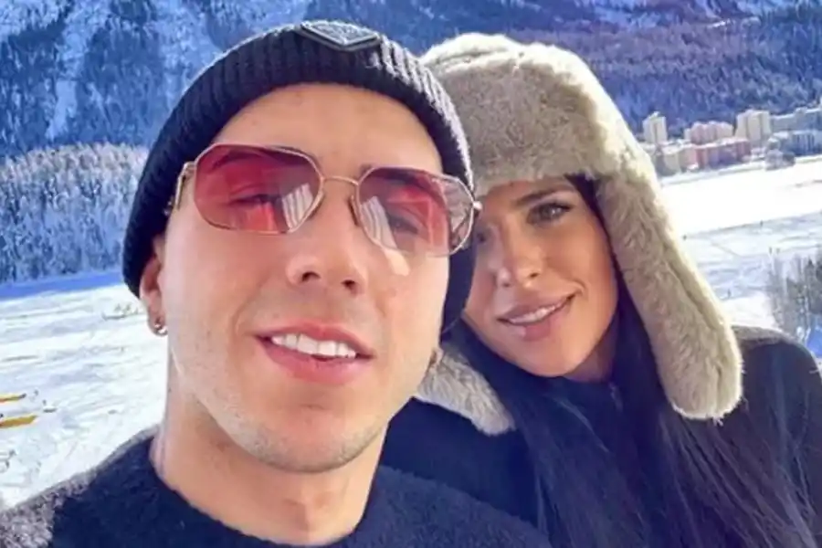 El look de Enzo Fernández que se hizo viral en sus vacaciones europeas junto a su novia