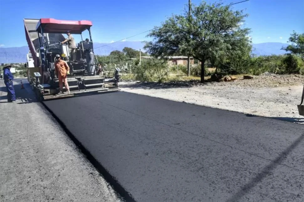OBRA. La paralización de los trabajos de repavimentación del tramo El Infiernillo-Amaicha de la ruta 307 levantó las voces de quejas de los pobladores.