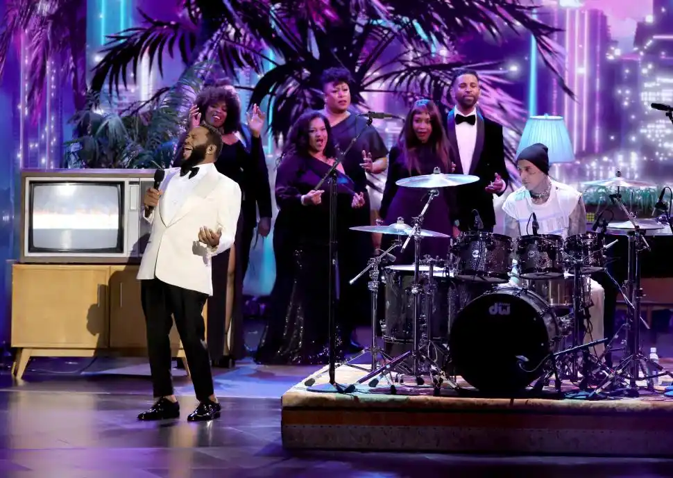 UNA SERIE EMBLEMÁTICA. El elenco de “Cheers” evocó su mítico bar en la ceremonia. fotos afp