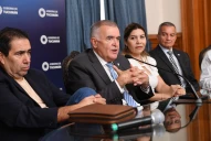 El programa de boletos gratuitos para jubilados y estudiantes se mantendrá, afirmó Jaldo