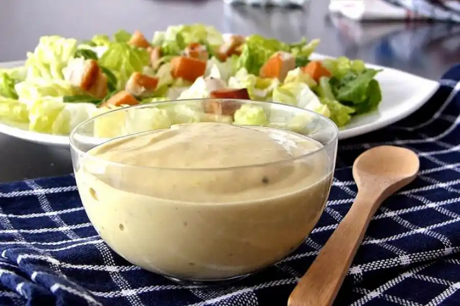 Seis recetas ricas y saludables para preparar tus propios aderezos