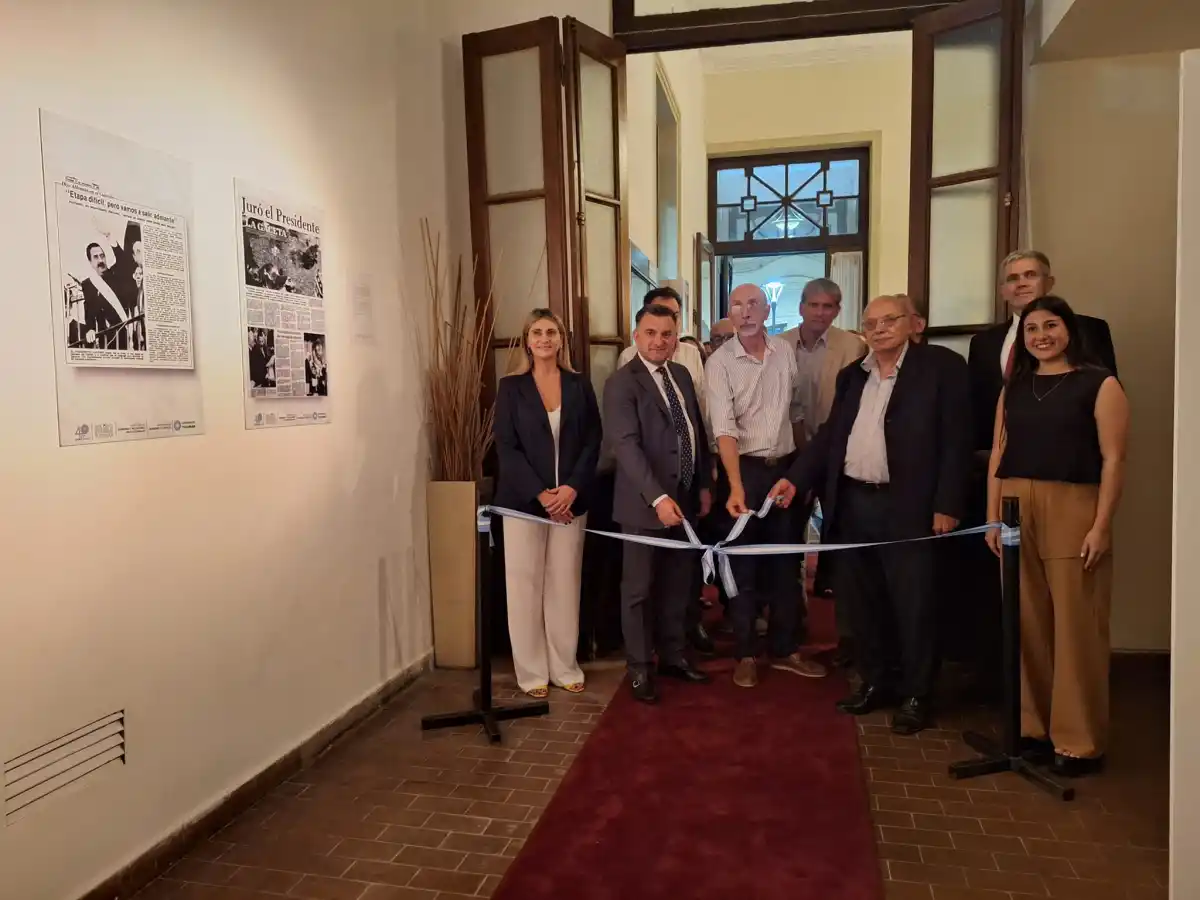 En el Archivo Histórico, inauguran una muestra que conmemora los 40 años de democracia