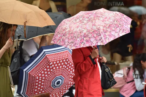 No te olvides de llevar el paraguas: anticipan un viernes lluvioso en Tucumán