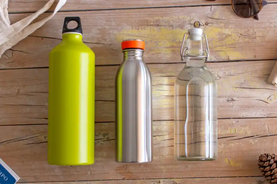 Botellas de plástico y el calor: cuáles son los riesgos de exponerlas al sol