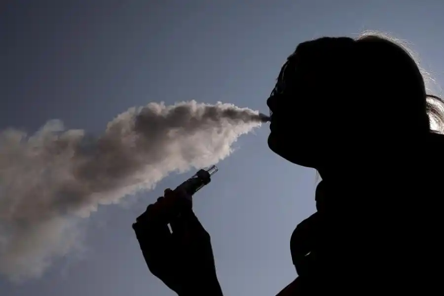 Entusiasma la disminución del consumo de cigarrillos