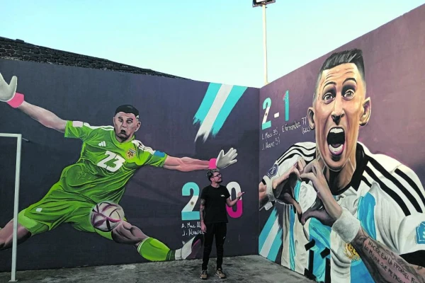 Un pintor deslumbra contando historias en las paredes de Concepción