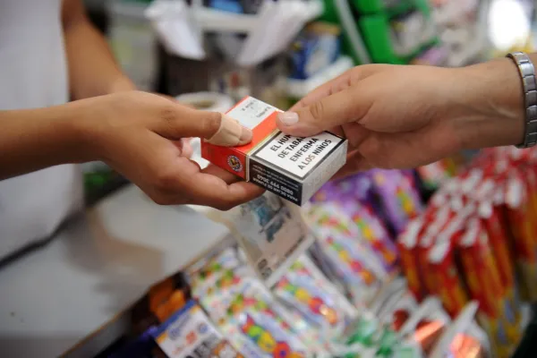 Los cigarrillos aumentaron un 30%: los tucumanos se quejan, pero lo mismo los compran