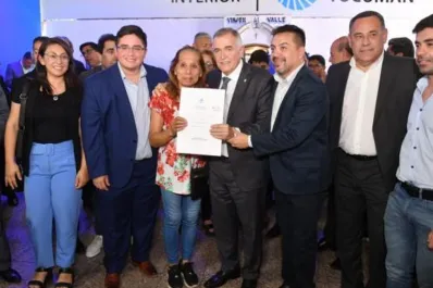 Entregaron escrituras a más de 500 familias del interior de la Provincia