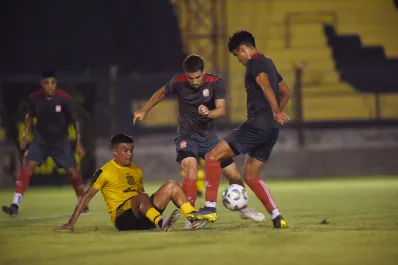 Los suplentes de San Martín perdieron 2 a 1 contra Mitre de Santiago