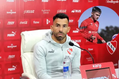 Carlos Tevez habló sobre la renovación de Santiago López: “Si no firma el contrato, no puede estar en Primera”